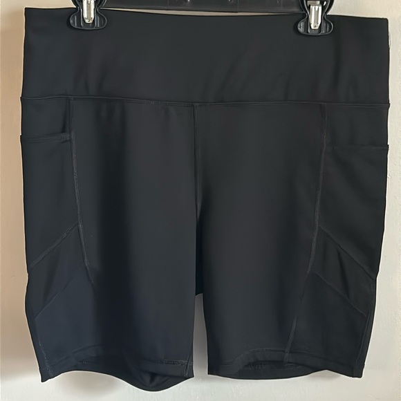 AVIA Women’s Black Wide Band Athletic Workout Biker Shorts Size XL 16/18 - Picture 1 of 7